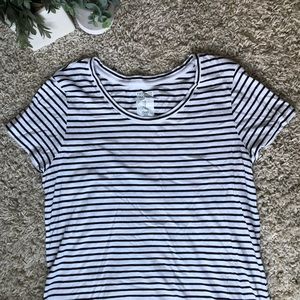 GAP Favorite Stripped Tee. Size Medium.